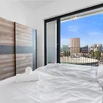 Apt W Downtown View & Garage Parking