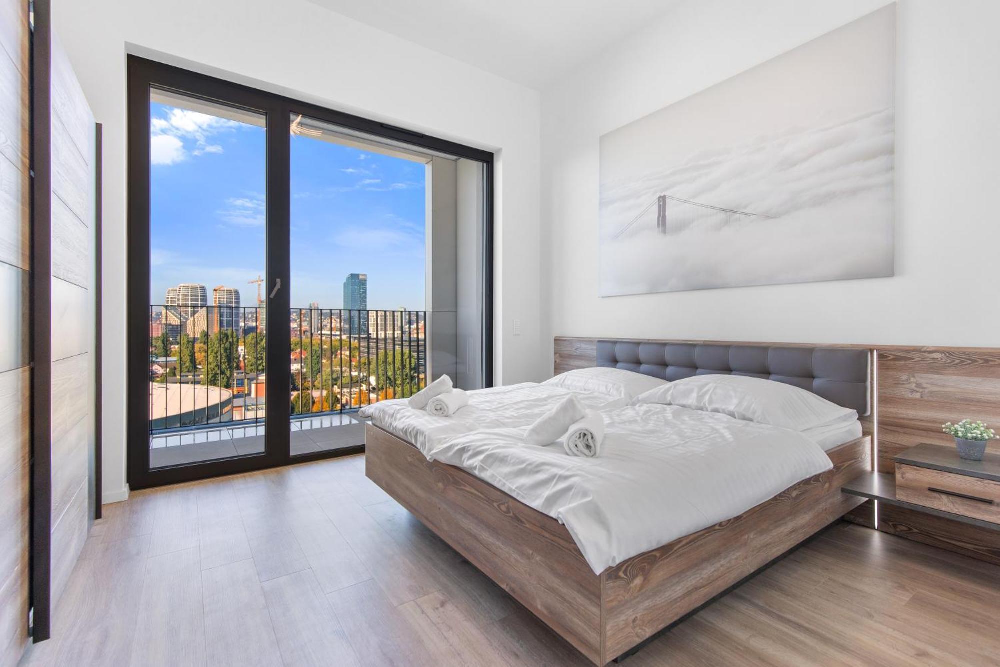 Apartment W Downtown View & Garage Parking Pressburg