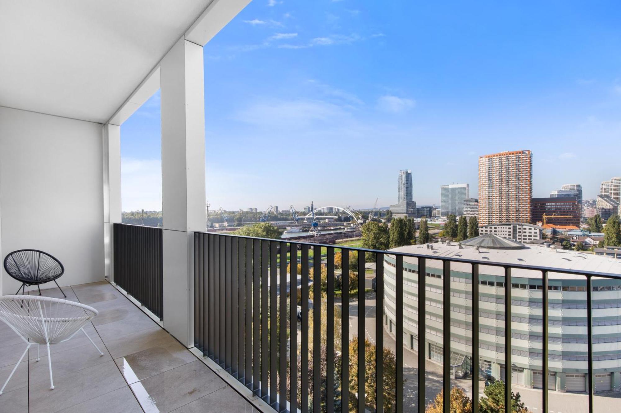 W Downtown View & Garage Parking Apartment Pressburg